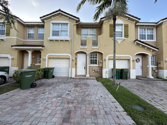 Photo - 2117 NE 3rd Ct Townhome