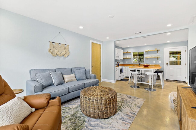 Building Photo - 107b A St Rental