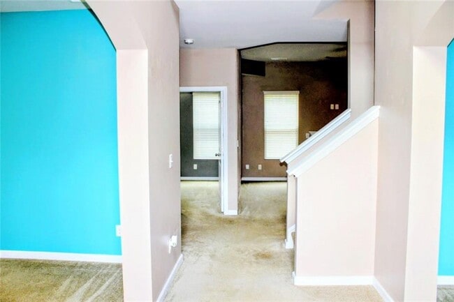 Photo - 30 Hillside Oak Ln