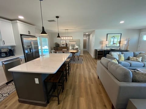 Photo - 3237 Key Ave