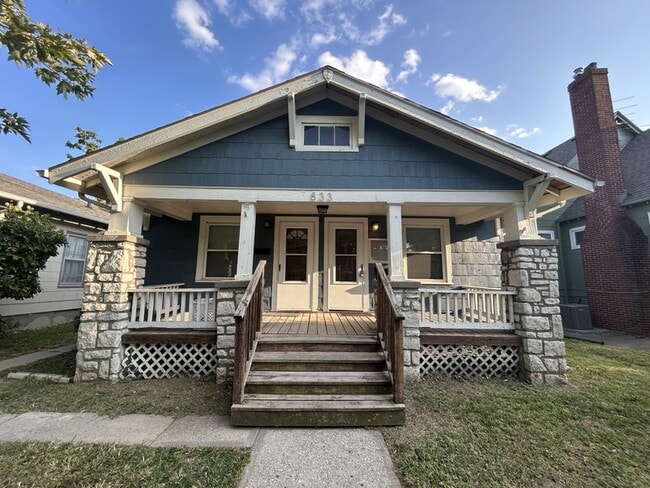 Building Photo - 833 E 21st Ave Rental