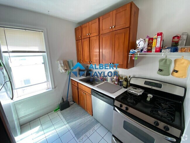 Building Photo - 26 Union St Unit 1 Rental