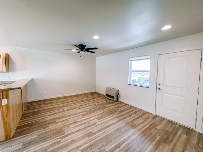 Photo - Newer Duplex for Rent Between Twin Bridges and Sheridan! Unidad 1