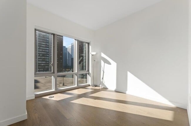 Photo - 75 Park Ln S Unit 606