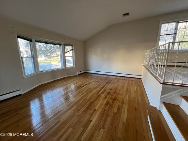 Photo - 12 Eisele Ave