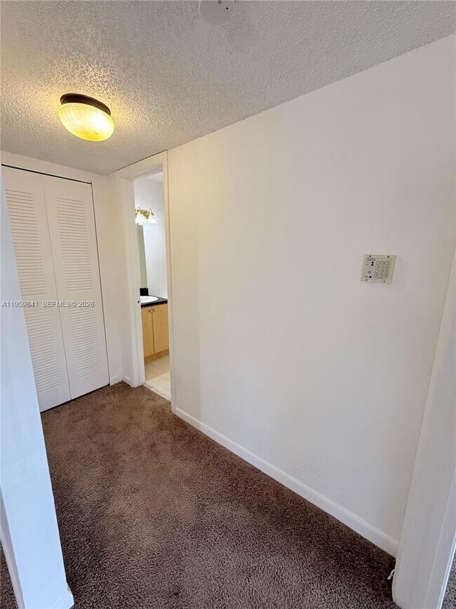 Photo - 7130 NW 179th St Unidad 212