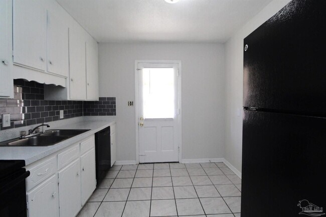 Photo - 10151 Guidy Ln
