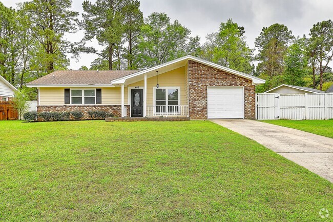 Building Photo - Gorgeous Family Home in Summerville!