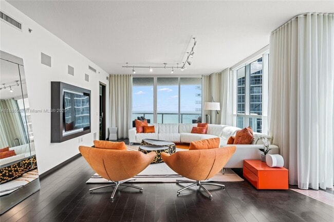 Building Photo - 3801 Collins Ave Unit 1601