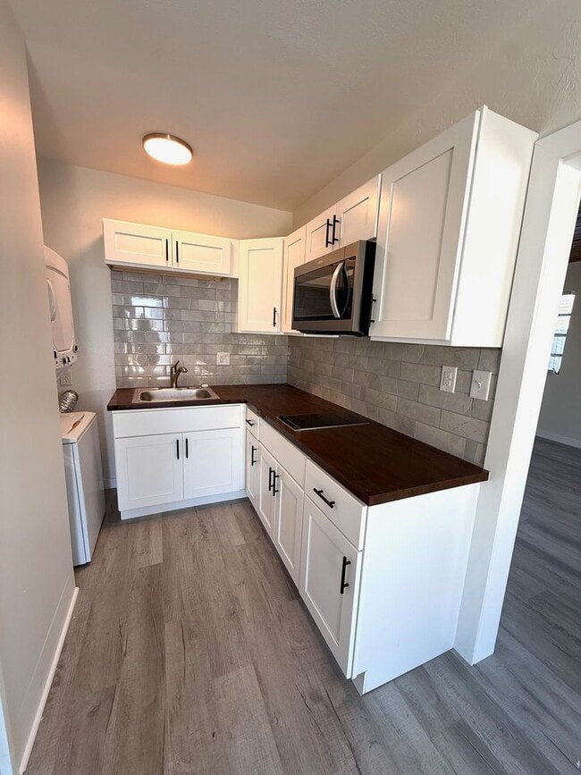 Photo - 3181 Hatton St Unit B