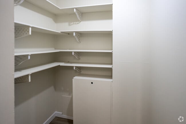 Interior Photo - Huntington Hill Coachhomes