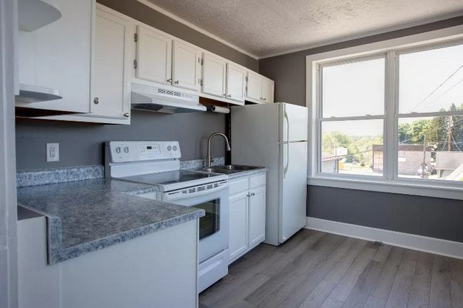 Photo - 3581 Robert C Byrd Dr Unidad 1