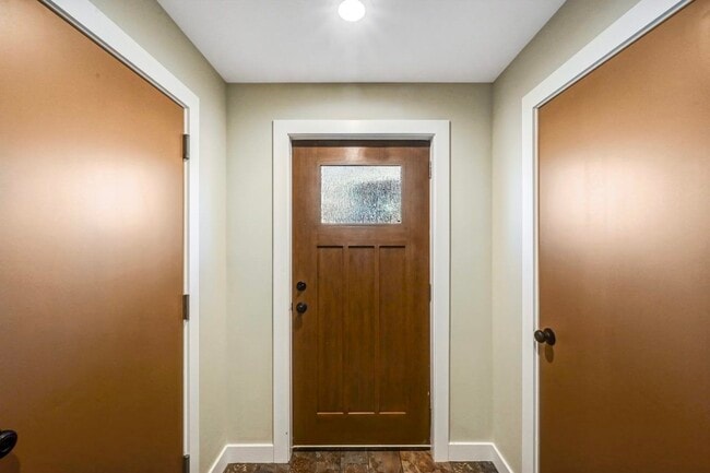 Photo - 702 E Elm St