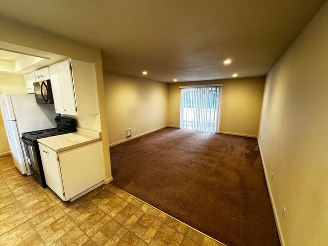 Photo - 5024 212th St SW Unit C