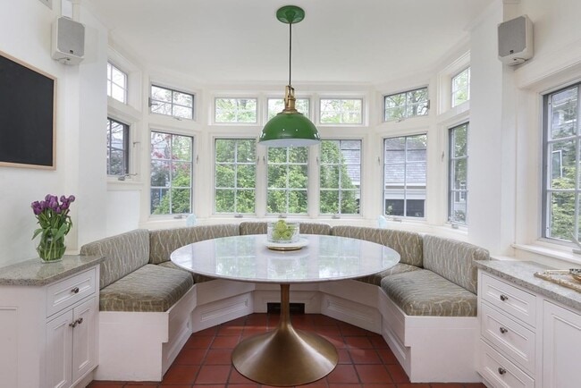 Photo - 1010 Centre St