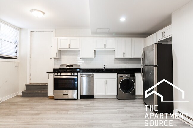 Building Photo - 732 W Roscoe St Unit SGA Rental