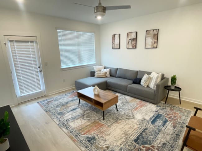 Photo - 10905 Tildon Ave