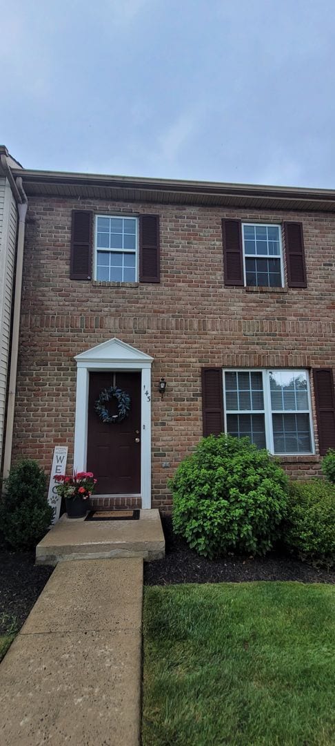 3 Bedroom 1.5 bathroom townhome-Eastpointe... - 3 Bedroom 1.5 bathroom townhome-Eastpointe...