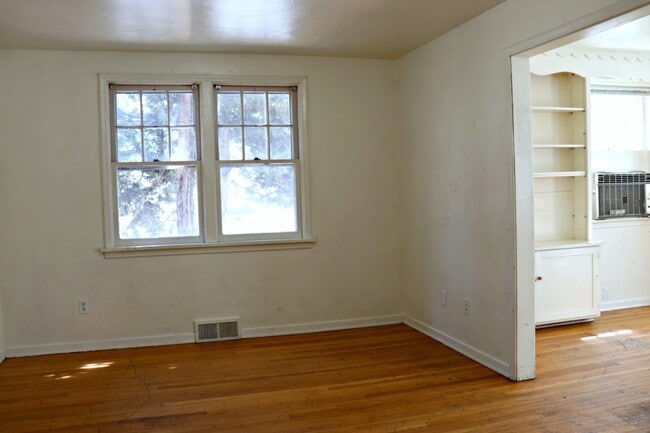 Photo - 614 Ash St Unit 614 Ash  1