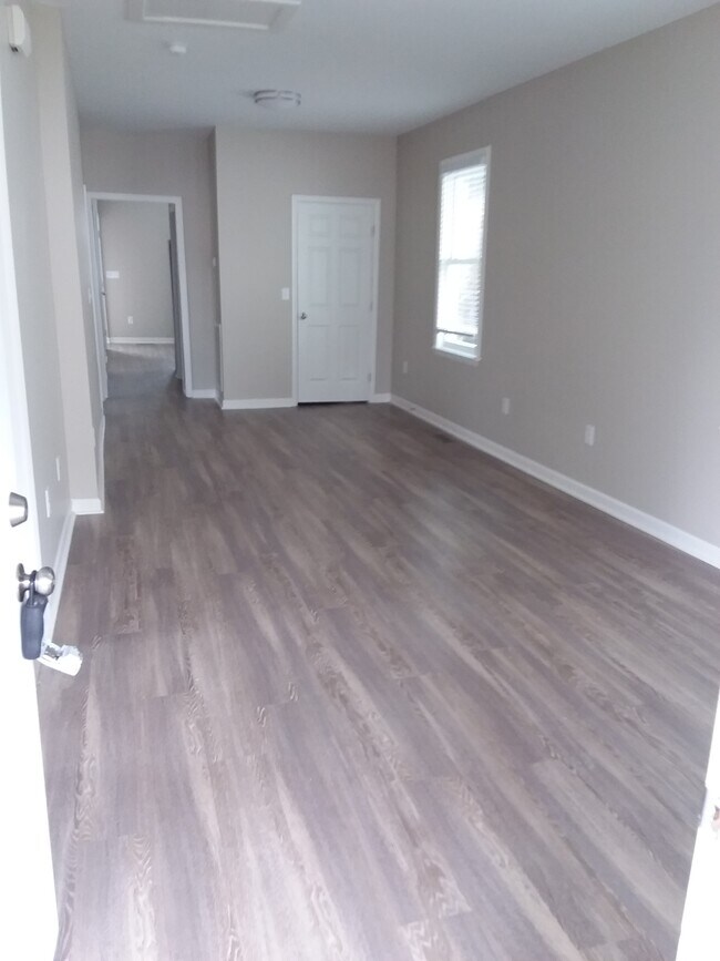 living room - 610 N 9th St