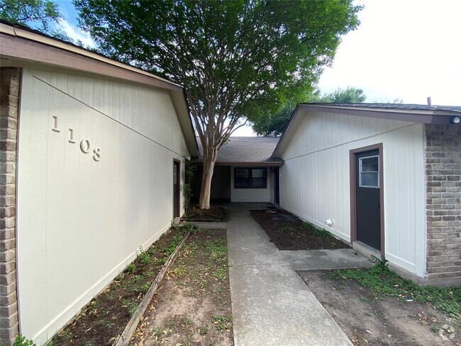 Building Photo - 1103 Westwood Dr Rental