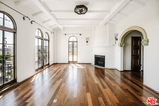 Photo - 1302 N Sweetzer Ave Unidad 601 Rental