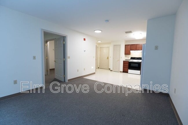 Photo - 290 Wadleigh Falls Rd