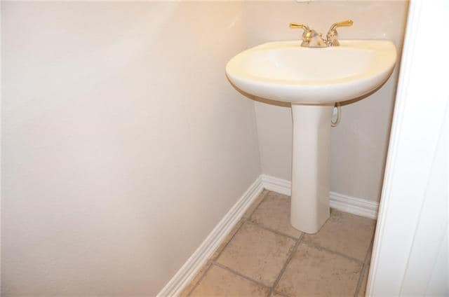 Photo - 917 Avondale Ln