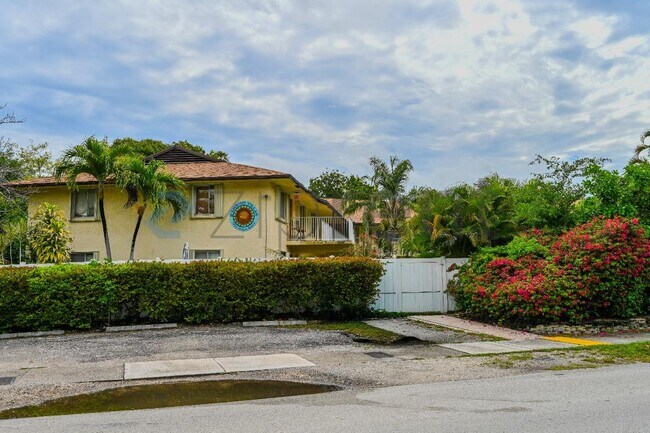 Photo - 1250 Miami Rd Unit 6