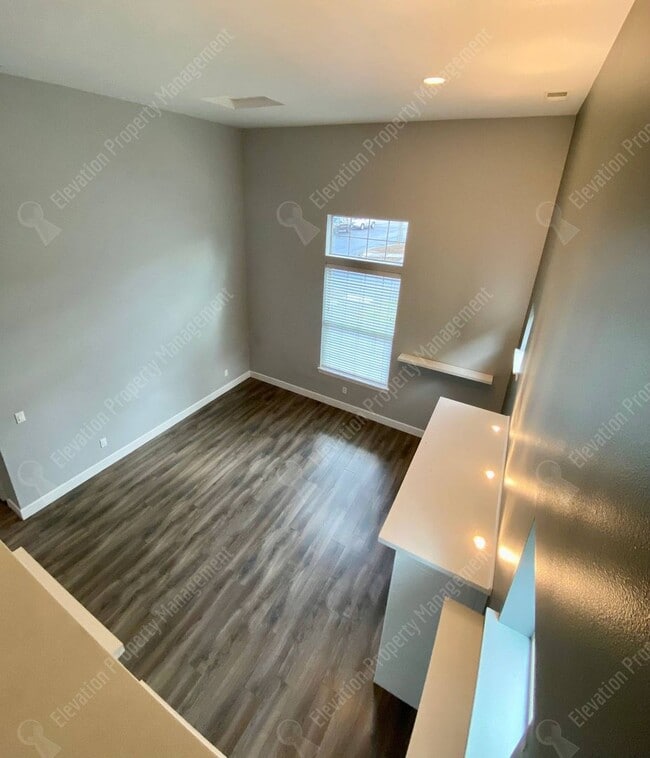 Photo - 3-BR Craftsman home in NE Bend- Boyd Acres