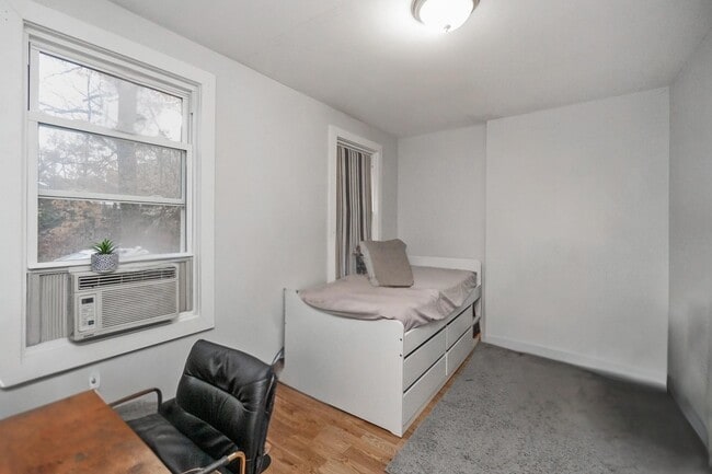 Photo - 467 Fairview Ave Unit 1