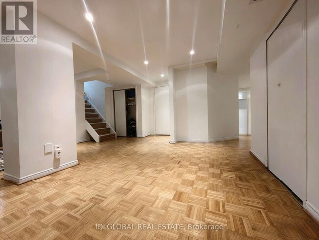 Photo - 6 Equestrian Ct