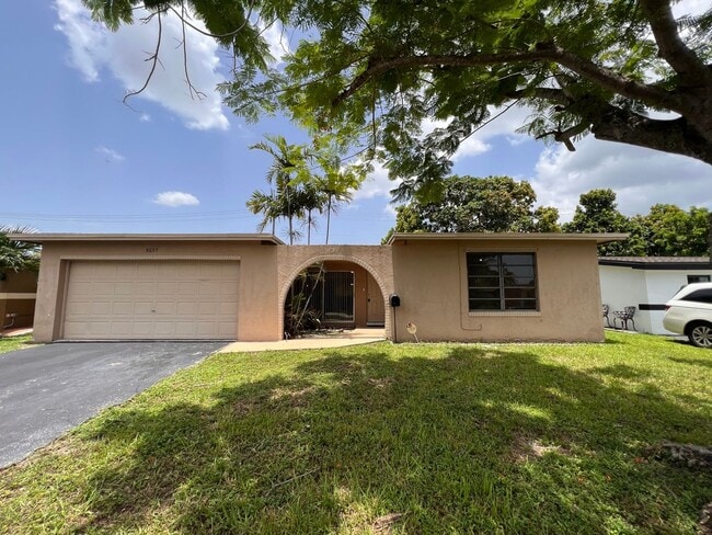 Building Photo - 3/2 Single Family Home in Miramar- Ready f...