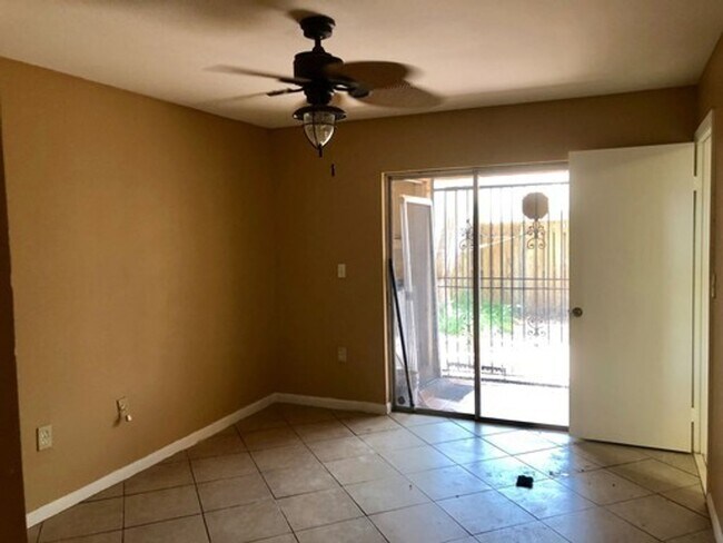 Photo - Sierra Ridge # 2 Unit 2