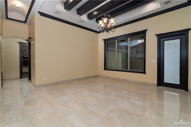 Photo - 11 San Efrain St