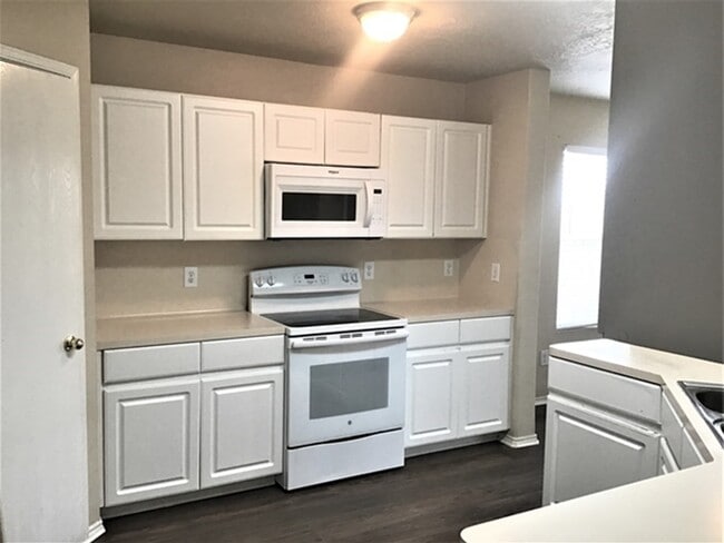 Photo - 9530 Belleclaire Ln