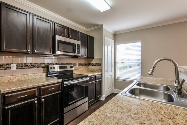 Photo - 535 Kerriann Ln