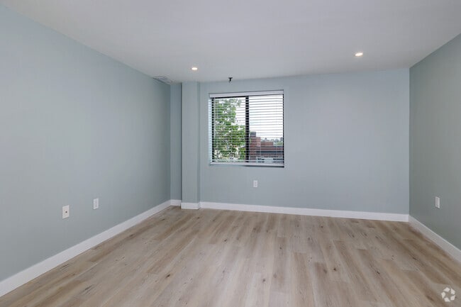 2BR, 2BA - 1,047SF - Bedroom