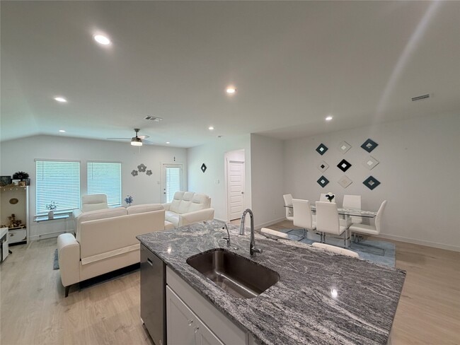 Photo - 4986 Edgewood Dr