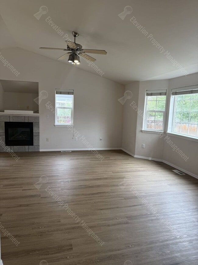 Photo - Single Level 3 BR in NE Bend with huge fenced yard!