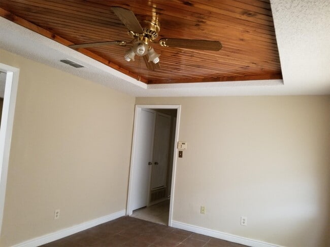 Photo - 610 E Water St