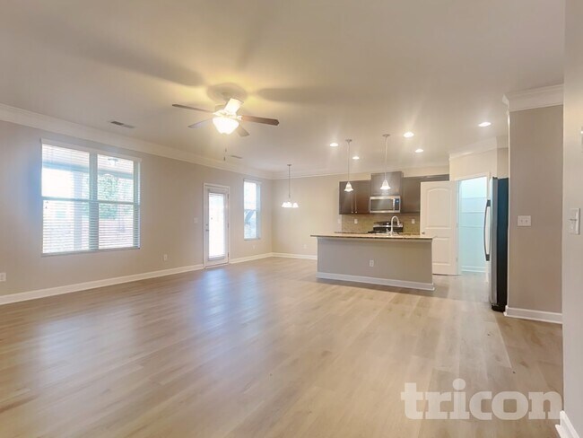 Photo - 1308 Worcester Trail