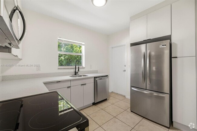 Building Photo - 573 NE 82nd St Unit 7 Rental
