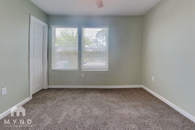 Photo - 216 Stonegate Ave