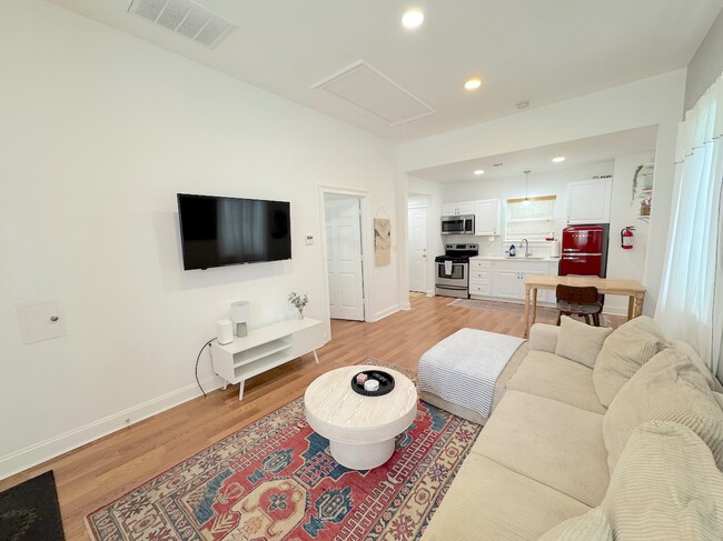 Photo - 2108 Burroughs St