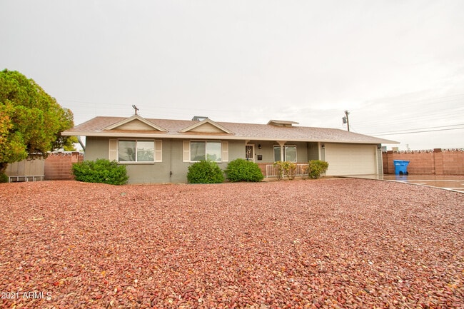 3417 W Marlette Ave