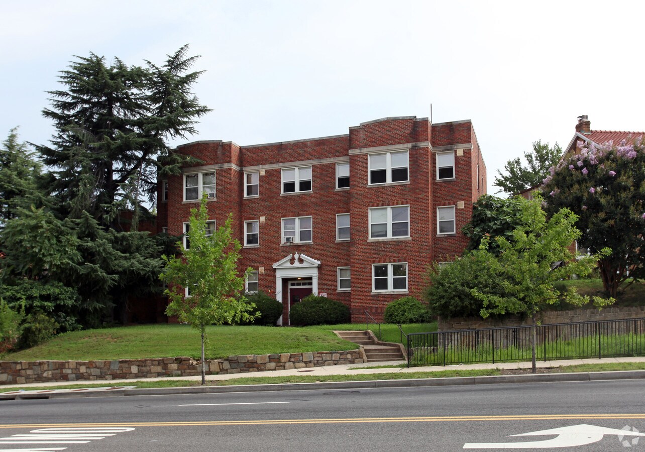 Photo - 2820 Pennsylvania Ave SE Apartments