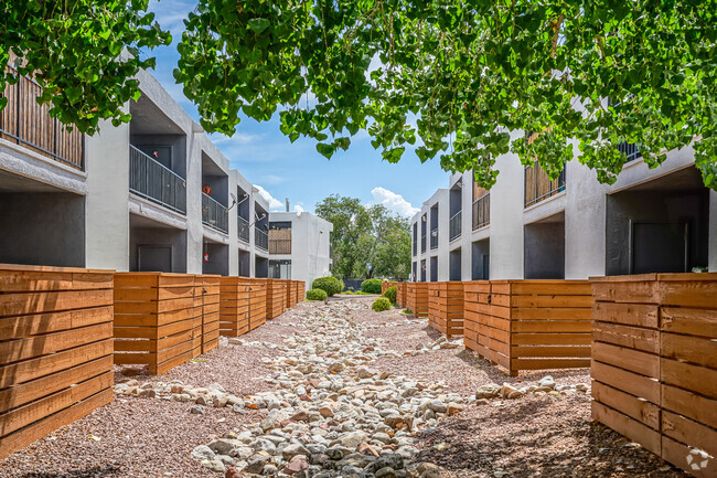 Building Photo - Peaks at Los Ranchos Rental