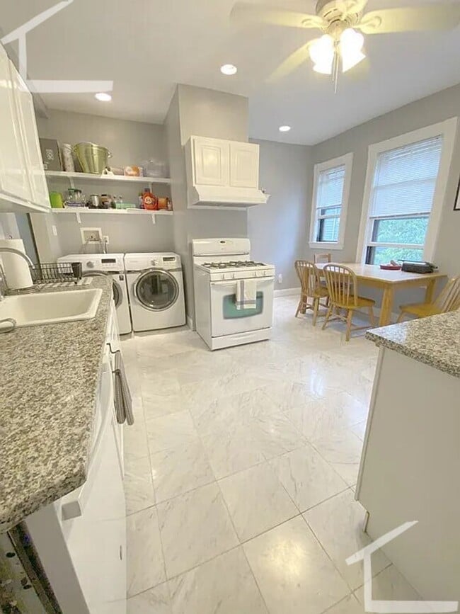 Photo - Goregous 3 bed in Allston