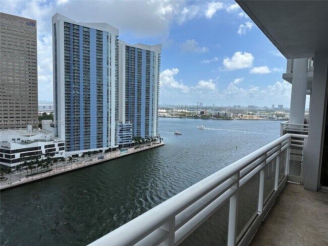 Photo - 901 Brickell Key Blvd Unidad 2005